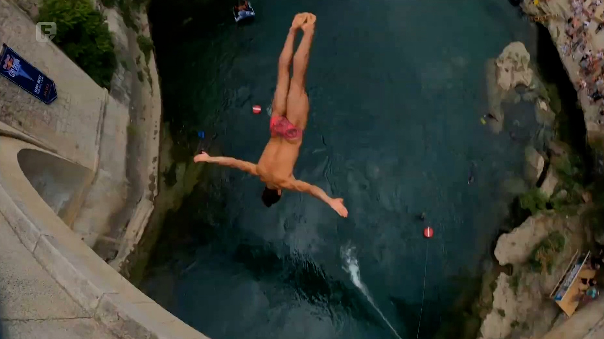 U Mostaru spektakularno finale Red Bull Cliff Diving 2021.